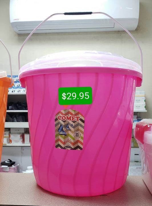 Bucket with lid